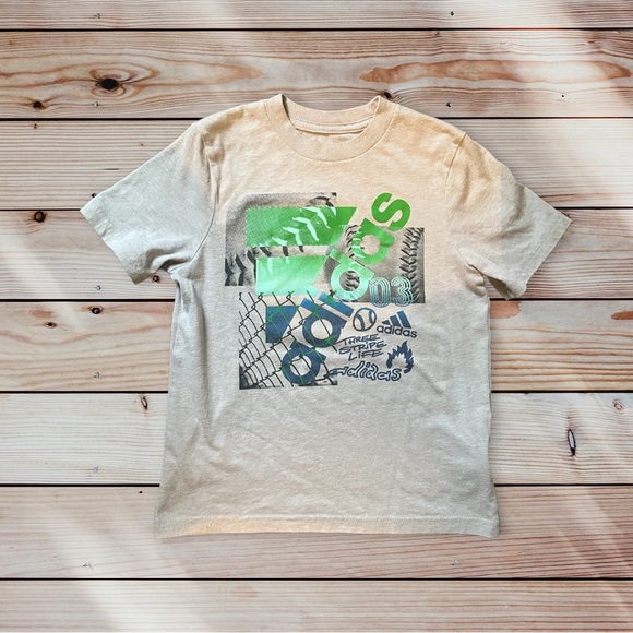 Adidas graphic tshirt - Picture 1 of 1